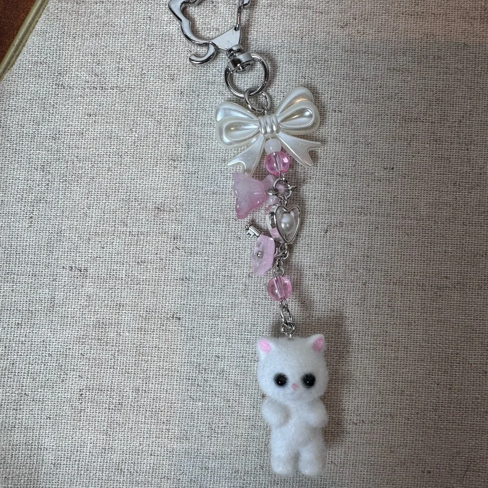 Fuzzy Cat Bag Charm White Kitten Clip Dangle Bow Heart Flower